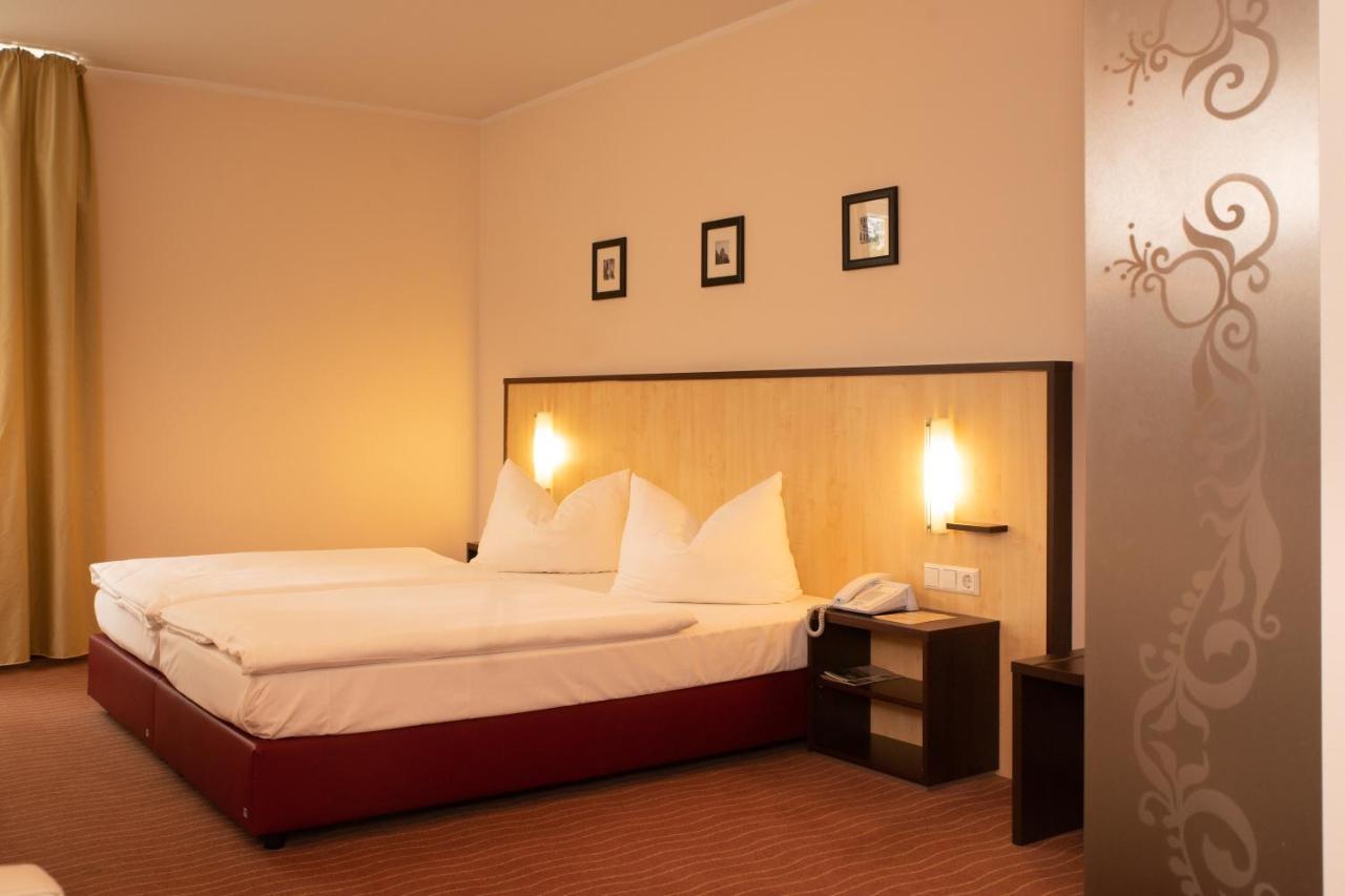 Bergwirtschaft Wilder Mann Hotel Und Restaurant Dresden Eksteriør billede