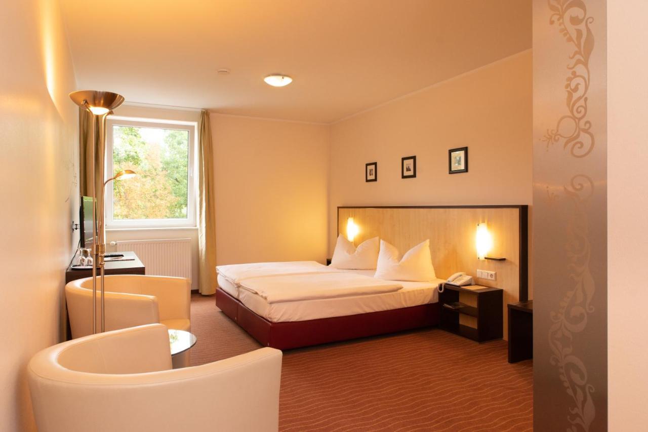 Bergwirtschaft Wilder Mann Hotel Und Restaurant Dresden Eksteriør billede
