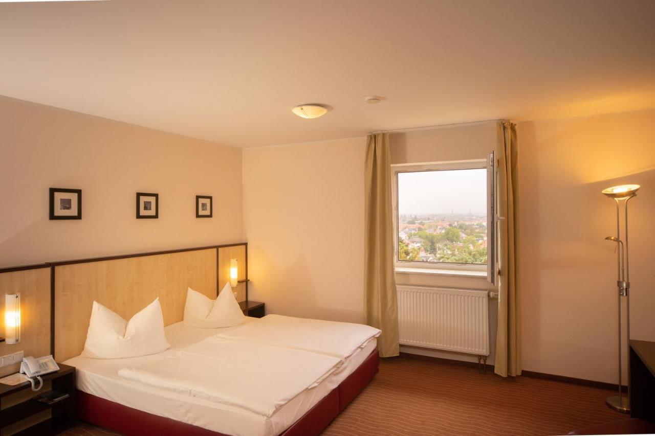 Bergwirtschaft Wilder Mann Hotel Und Restaurant Dresden Eksteriør billede